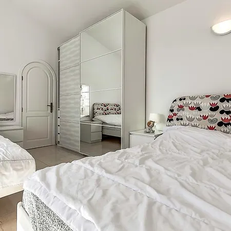 בית נופש Townhouse Monkey 35pds1b